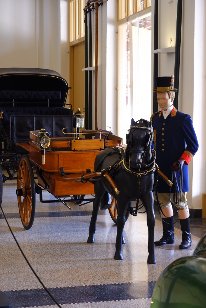 koninklijk paleis Apeldoorn  Het Loo ponyrijtuig