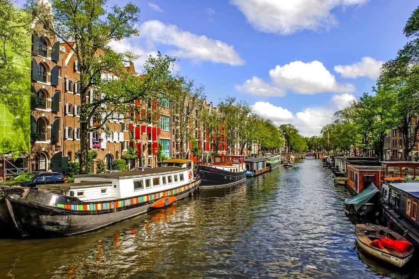 Amsterdam grachten citytrip stadsbezoek Nederland Benelux