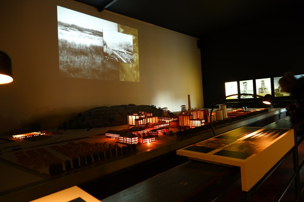 wandelen b-mine mijnmuseum Limburg België Benelux 